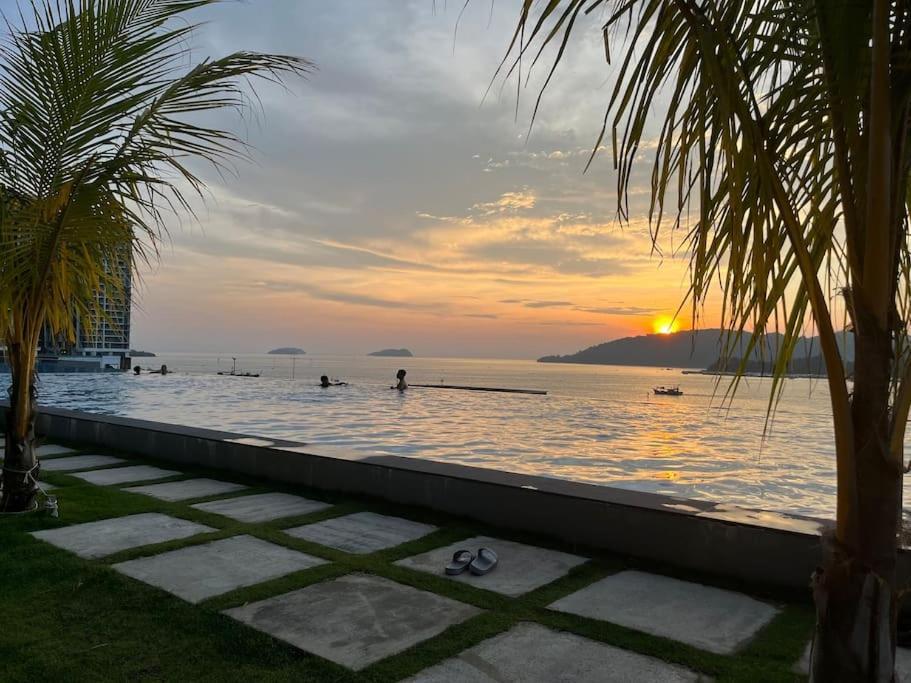 Jq Sea & Sunset View, 25th Floor, Swimming Pool, Bymgsabah